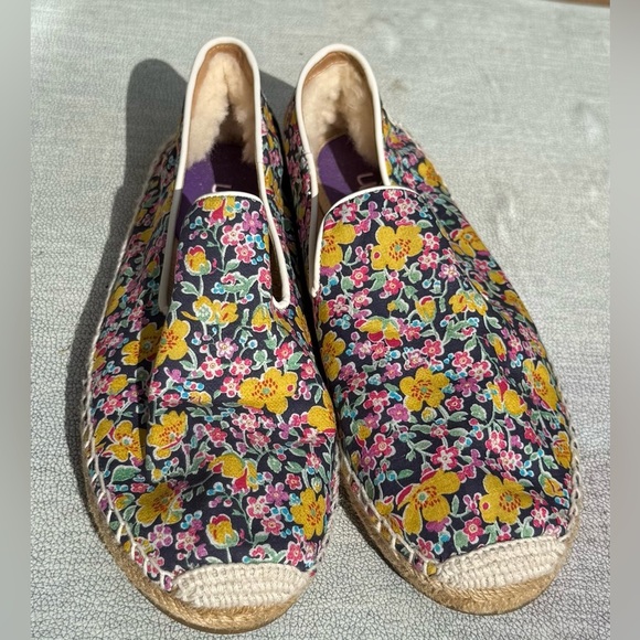 UGG Floral Espadrilles - Picture 1 of 4